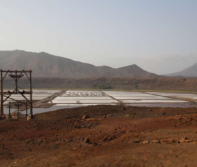 Salzfelder in den Salinen von Pedra de Lume