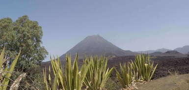 Fogo - Wanderung mit Blick auf den Vulkan