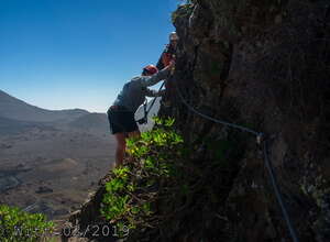 Fogo - Klettersteig - im Hintergrund Weitblick und blauer Himmel
