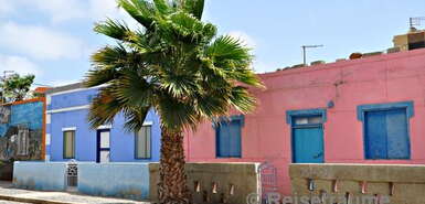 Insel Sal - Hafenort Palmeira - bunte Häuser