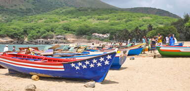 Santiago - Fischerboote in der Bucht von Tarrafal